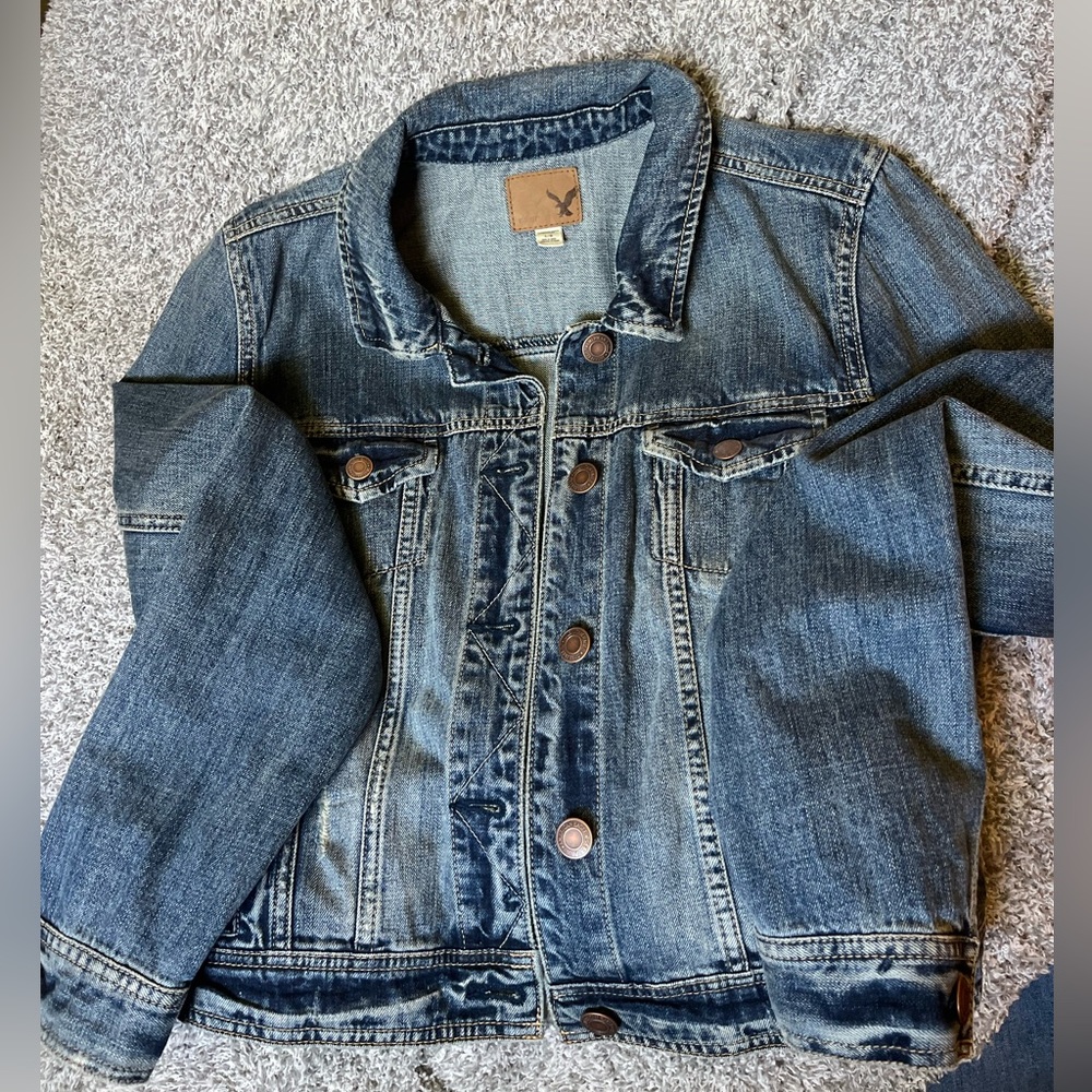 AMERICAN Eagle Jean jacket (large)